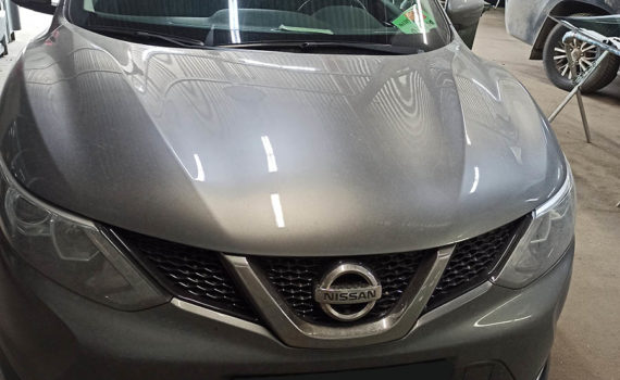 Замена заднего стекла на Nissan Qashqal 2018г