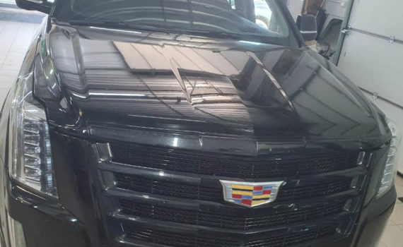 Замена лобового стекла на Cadillac Escalade 2013 г