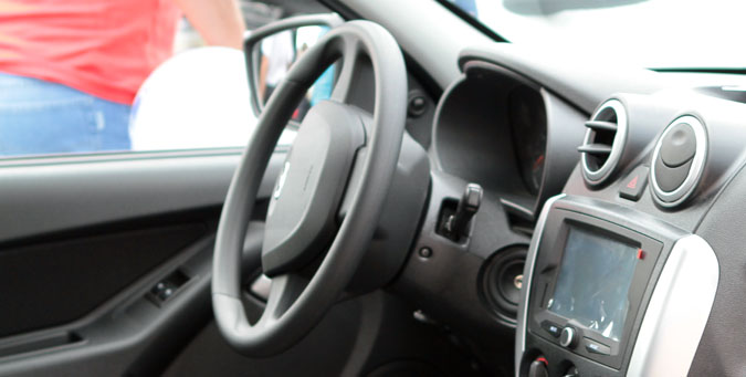 «АвтоВАЗ» может начать выпуск Lada Granta без электроусилителя руля