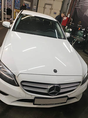 Замена лобового стекла на Mercedes Benz C200 2019 г