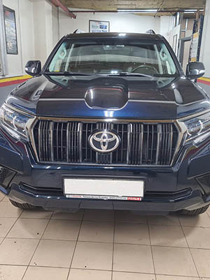 Замена лобового стекла на Тойота Ланд Крузер Прадо/ Toyota Land Cruser Prado 2020 год. Стекло AGC (8394AGABLHMZ6U)